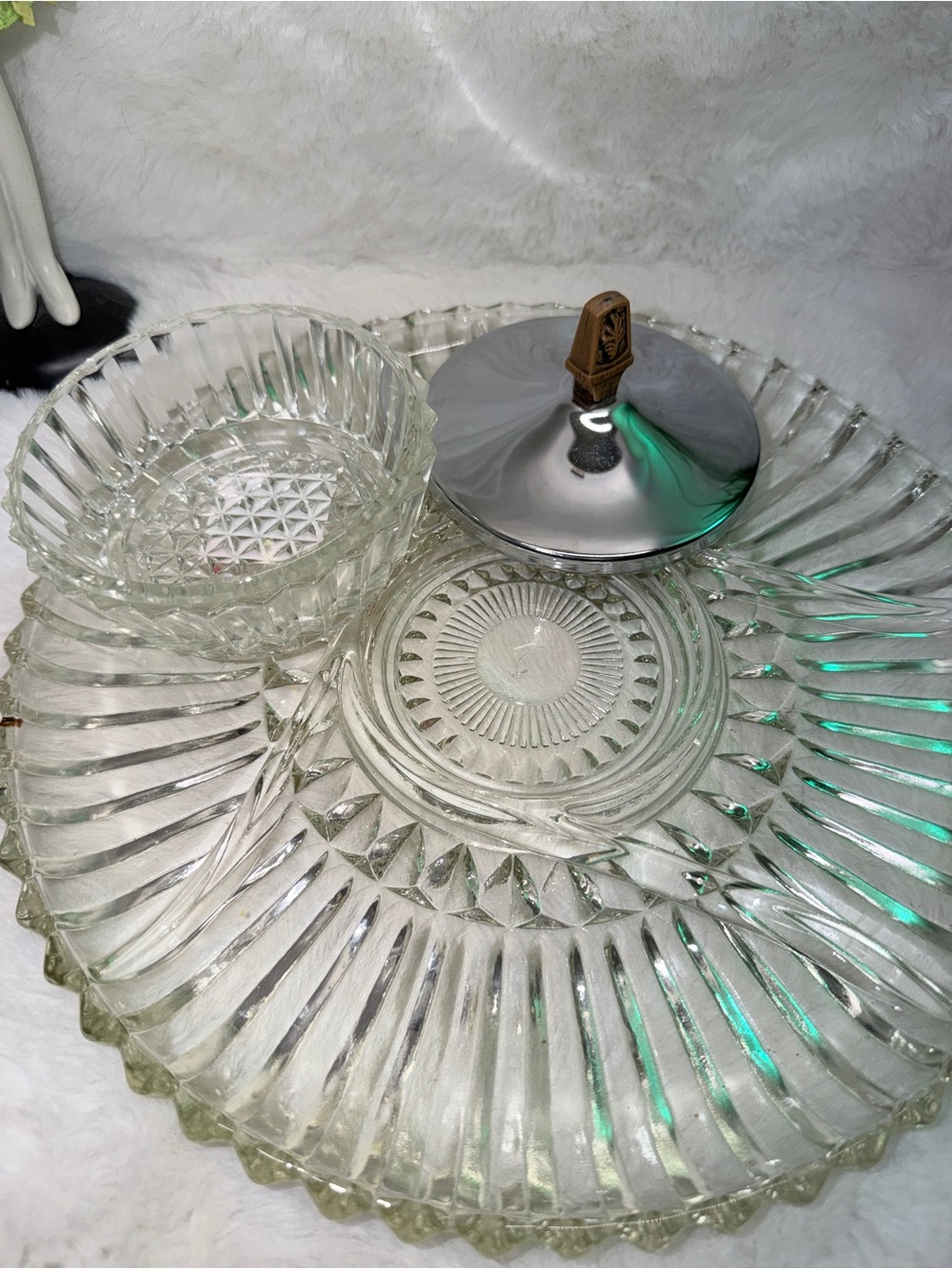 Vintage Clear Glass Covered Serving Dish with Chrome Lid & Wood Handle - Picture 3 of 4